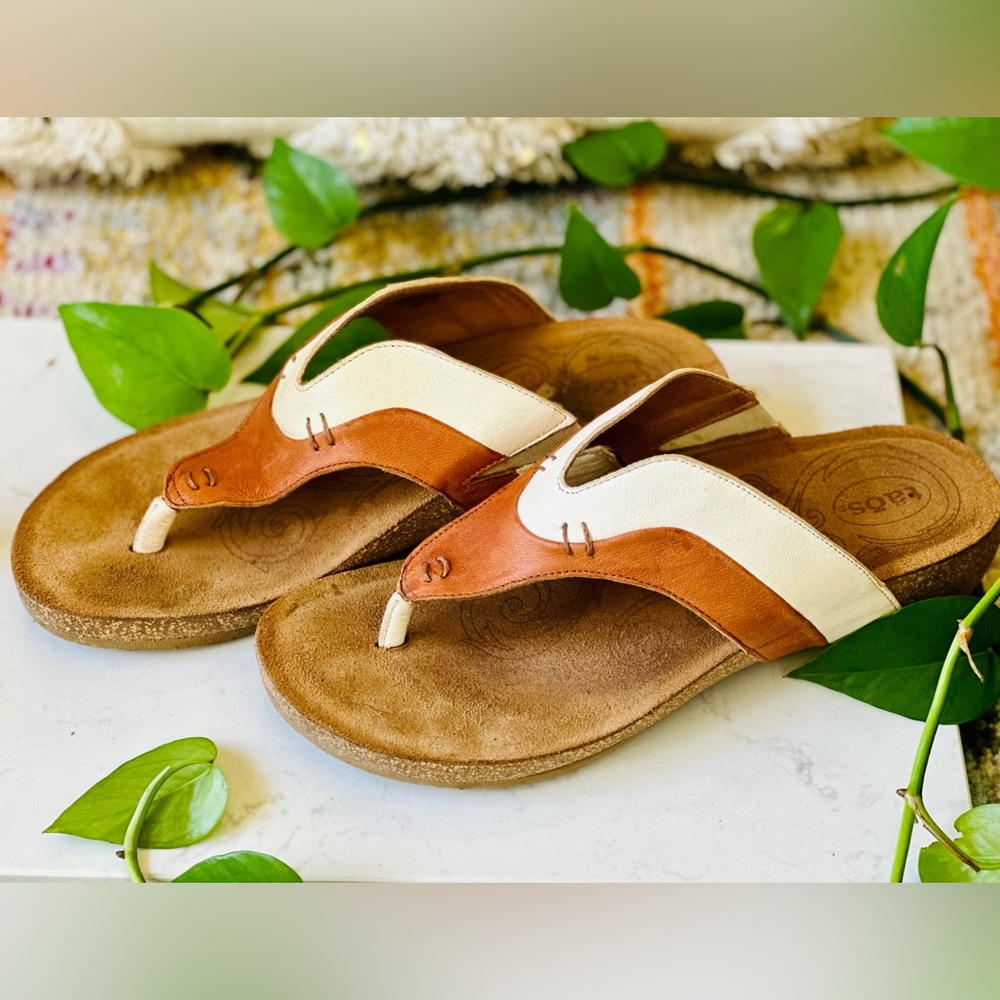 ☀️Taos Footwear Sandal - Brown and Cream with Cork Sole ☀️ ~ Size 9